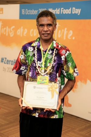 Vanuatu farmer receives Model Farmer Award